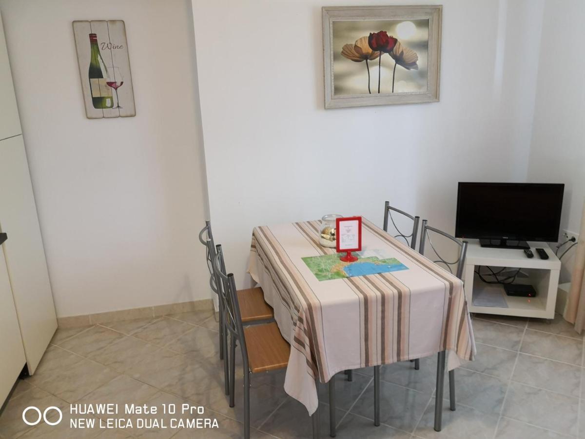 Apartmans Luce E Stella Малинска Экстерьер фото